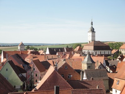 Blick aus dem Weidenturm über die Dächer von Mainbernheim