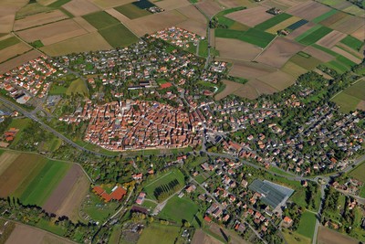 Mainbernheim aus der Vogelperspektive (Foto: Nürnberg Luftbild, Hajo Dietz)